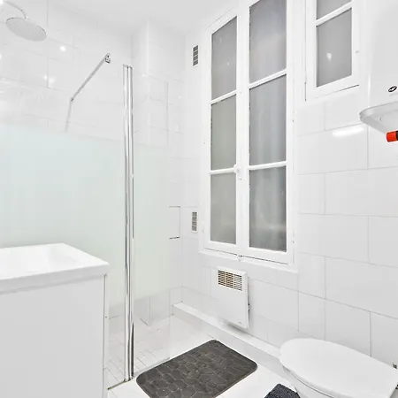 A Stopover In Oberkampf * Párizs