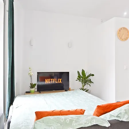 A Stopover In Oberkampf Appartement Parijs