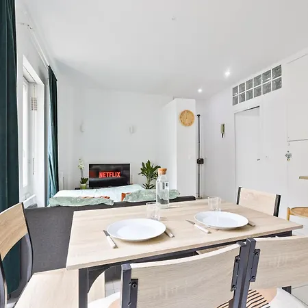 A Stopover In Oberkampf Appartement