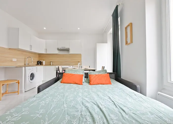 A Stopover In Oberkampf *