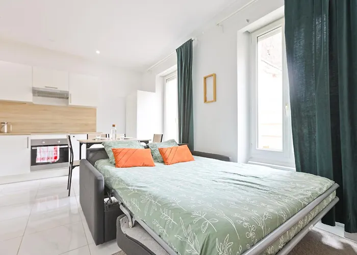 A Stopover In Oberkampf *