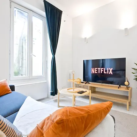 A Stopover In Oberkampf *