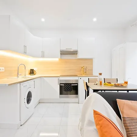 A Stopover In Oberkampf * Paříž