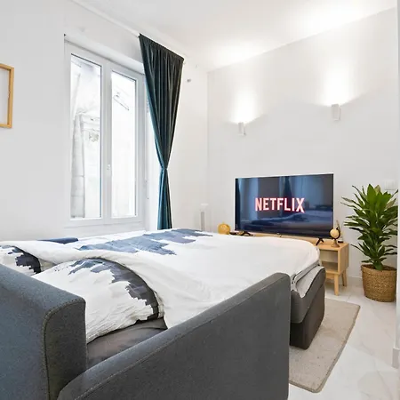 A Stopover In Oberkampf