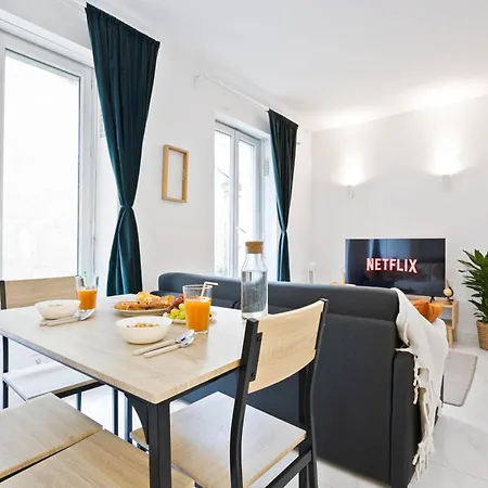 A Stopover In Oberkampf Apartmán